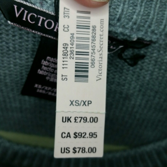 LAST ONE! 💕Conf Victoria’s Secret Women’s Sweater - Picture 6 of 7